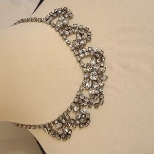 Intricate Scalloped Design Silver Choker Necklace Adorned with Rhinestones